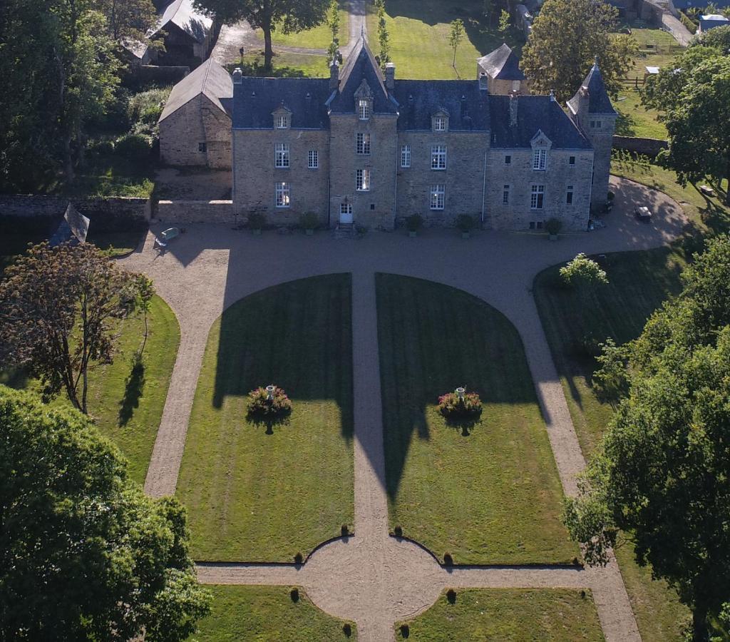Chateau De Cadouzan Saint-Dolay エクステリア 写真